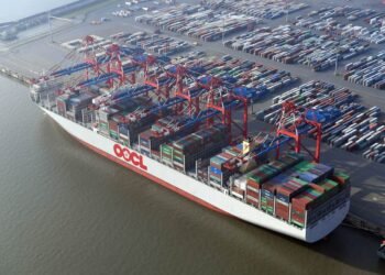 Ship Photos: World’s Largest Containership Docks in Wilhelmshaven