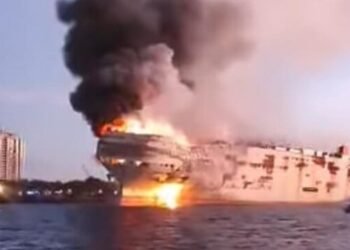 Video: Derelict Car Carrier Catches Fire in Philippines