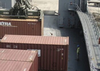 dry-bulk-shipping-containers