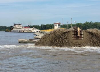 Keep it Moving: Corps Dredges Log Record Seasons to Combat Drought Impact