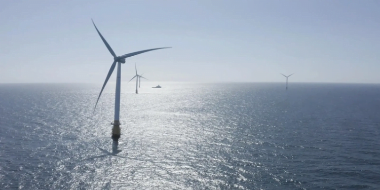 Over 8 GW of Floating Wind for California, But Who Will Build It?