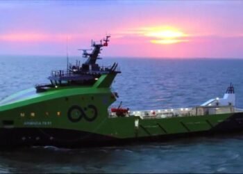 VIDEO: Ocean Infinity's Two Armada Vessels Set Sail from Vietnam