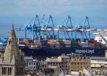 Hapag-Lloyd Buys Stake in Spinelli Group