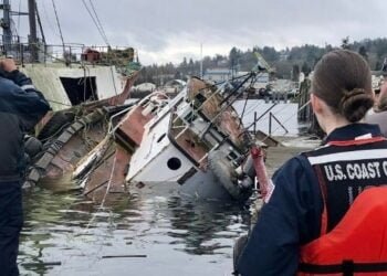 Video: Derelict Tug Goes Down Suddenly on Seattle's Ship Canal