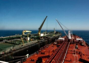 Spain Calls for Tougher Enforcement of Oil Transfers at Sea