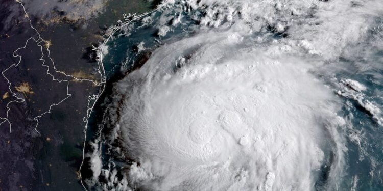 Hurricane Harvey ‘Rapidly Intensifying’, Could Become Major Hurricane Friday as it Heads Towards Texas Coast -NHC