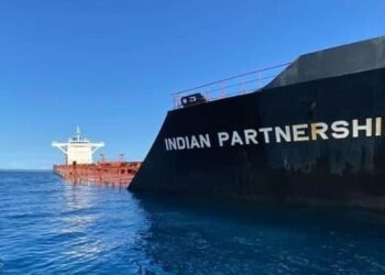 Video: UK-Flagged Bulker Hits Reef Transiting Indonesia
