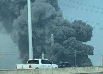 Shell Discharges Untreated Firefighting Water From Massive Blaze