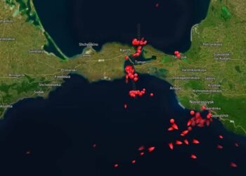 Gas Tankers Stranded near Russia due to Crimea Bridge Restrictions