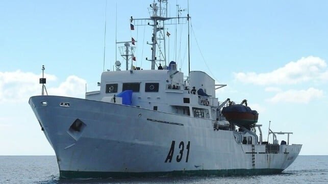 Spanish Hydrographic Survey Ship Runs Aground off Ibiza