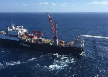 VIDEO: Coast Guard Medevacs Crewmember from Allseas' Pipelayer in Gulf of Mexico