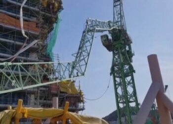 Six Killed in Crane Collapse at Samsung Heavy Industries