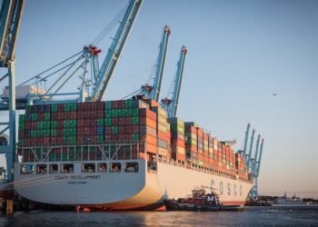 Photos: COSCO Development Makes History as Biggest Ship to Visit U.S. East Coast