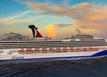 Video: Heavy Weather Buffets Carnival Cruise Ship, Damages Interiors