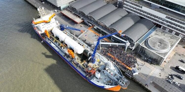 Van Oord Christens Second LNG-powered TSHD Vox Apolonia