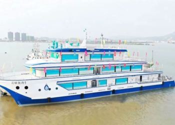 China’s First Hydrogen Fuel Cell Powered Passenger Catamaran Launched