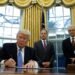 Trump Signs Executive Order to Advance Keystone, Dakota Oil Pipelines