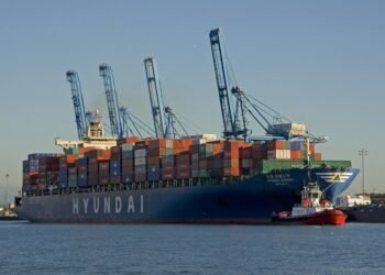 hyundai merchant marine ship