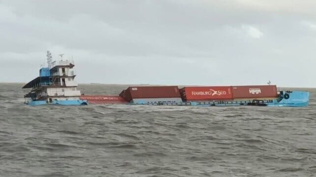 Video: Bangladesh Containership Tilts Losing Containers Overboard