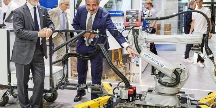 MR4WELD Debuts: Mobile, Robotic Welding for Shipbuilding
