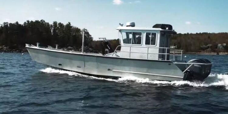 Lyman-Morse Builds Workboat for the University of New Hampshire