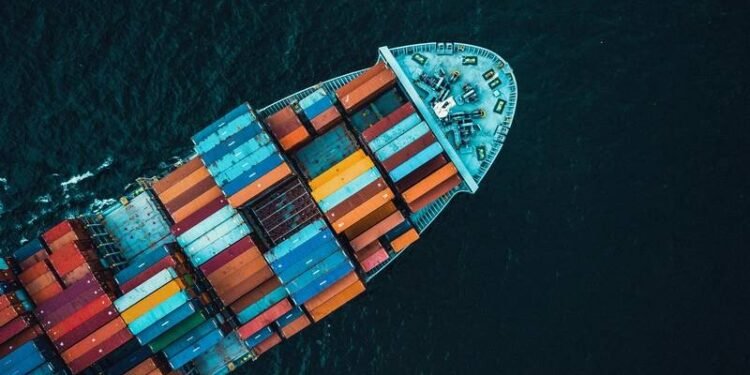 Maersk to Convert Ship to Dual-Fuel Methanol