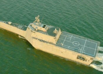 U.S. Navy’s New Littoral Combat Ship Cracked Going Through in Panama Canal