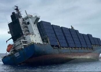 Video: Containership Sinks in Taiwan Anchorage