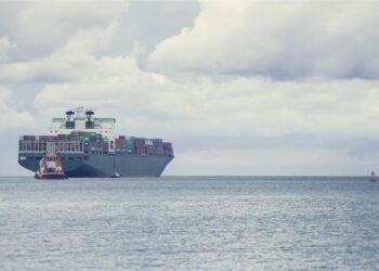 cargo ship containership