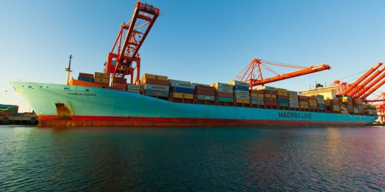 Long Beach and Los Angeles Ports Team Up With Maersk to Track Emissions and Energy Efficiency of Ships