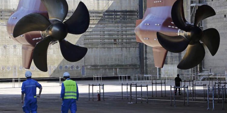 Shipbuilding Groups Damen, Fincantieri in Running for STX France -Report