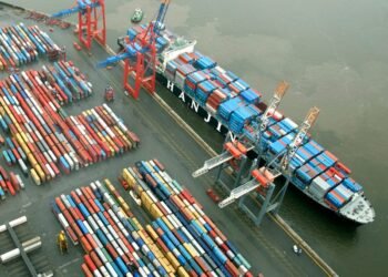 Cosco Eyes Hanjin Terminals After $738 Million Abu Dhabi Deal
