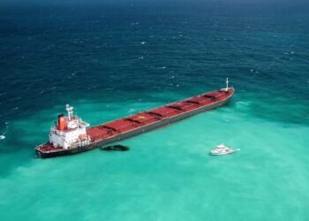 Shenzhen bulker aground on Great Barrier Reef