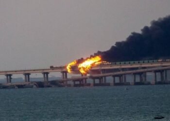 Russia May Sink Blockships to Protect Kerch Strait Bridge