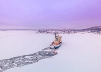 Russia In Talks with China, India to Develop More Ice-class Vessels