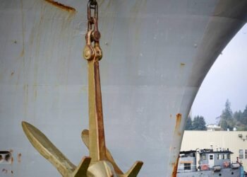 Repairs to Carrier's Anchor Windlass Completed in Record Time