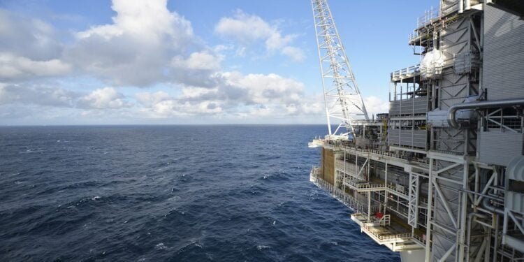 IEA: Oil Markets to Tighten Slowly After Months of Oversupply troll a