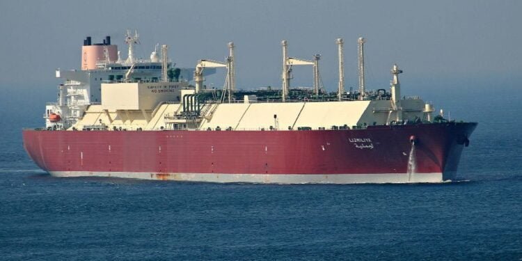 Three Injured After ‘Hard Contact’ with LNG Carrier Off Milford Haven Three Injured After ‘Hard Contact’ with LNG Carrier Off Milford Haven