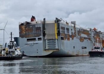 Salvage of Fire-Damaged Fremantle Highway Car Carrier Moves to Rotterdam