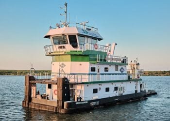 Nation’s First Plug-in Hybrid Electric Inland towboat, the M/V Green Diamond, Christened in Houston