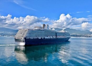 Canada Clamps Down on Cruise Liners Dumping Sewage