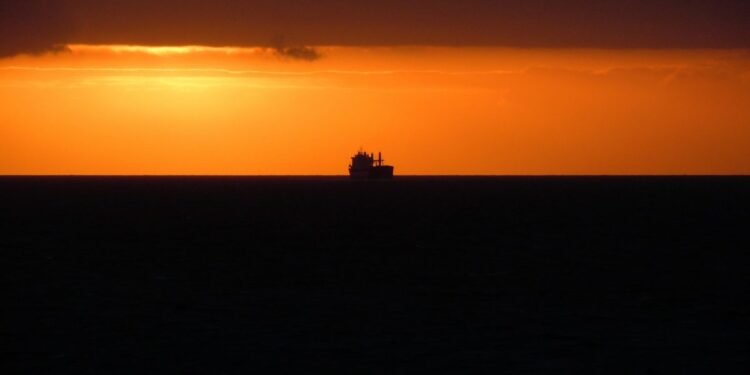 back-light-350586_1920