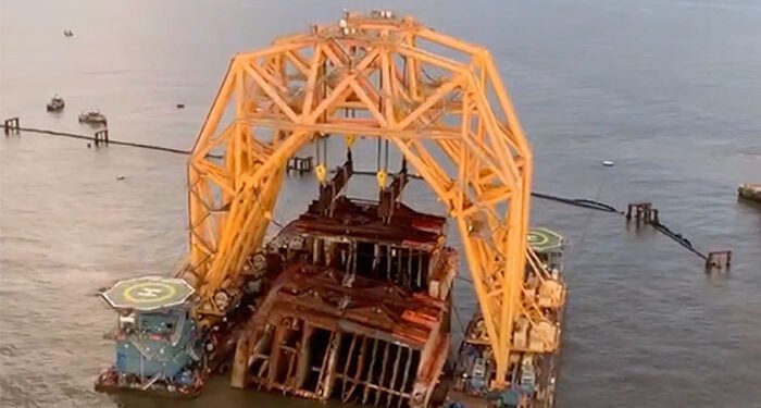 Golden Ray wreck sections are separated