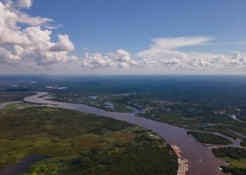 Indigenous Protesters in Peru's Amazon Release Captured Oil Tankers