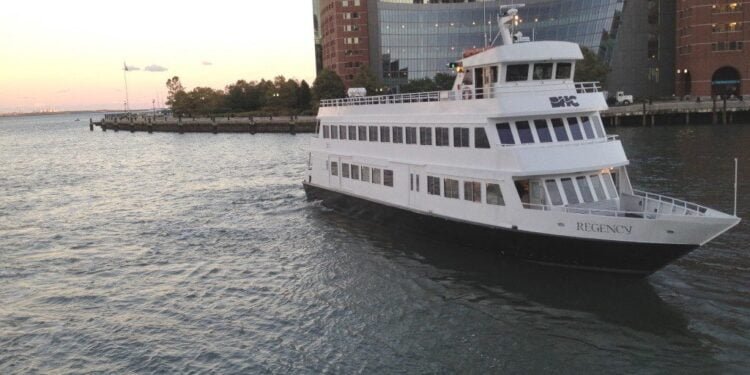 Sightseeing Boat Hits Three Vessels in Boston Harbor Sightseeing Boat Hits Three Vessels in Boston Harbor