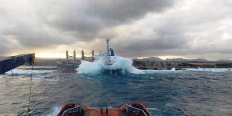 Salvage Continues for Wrecked Cargo Ship in Mauritius Salvage Continues for Wrecked Cargo Ship in Mauritius