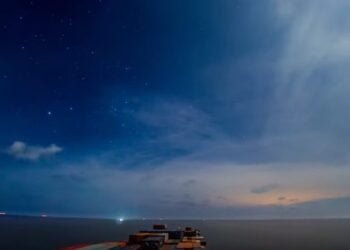 WATCH: Containership’s Starry Night in Amazing 4K HD