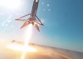 WATCH: Incredible 360-Degree Video of SpaceX’s Historic Rocket Landing