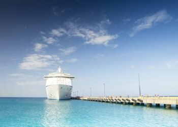 cruise-ship-1218305_1280