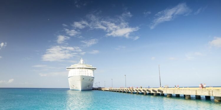 cruise-ship-1218305_1280